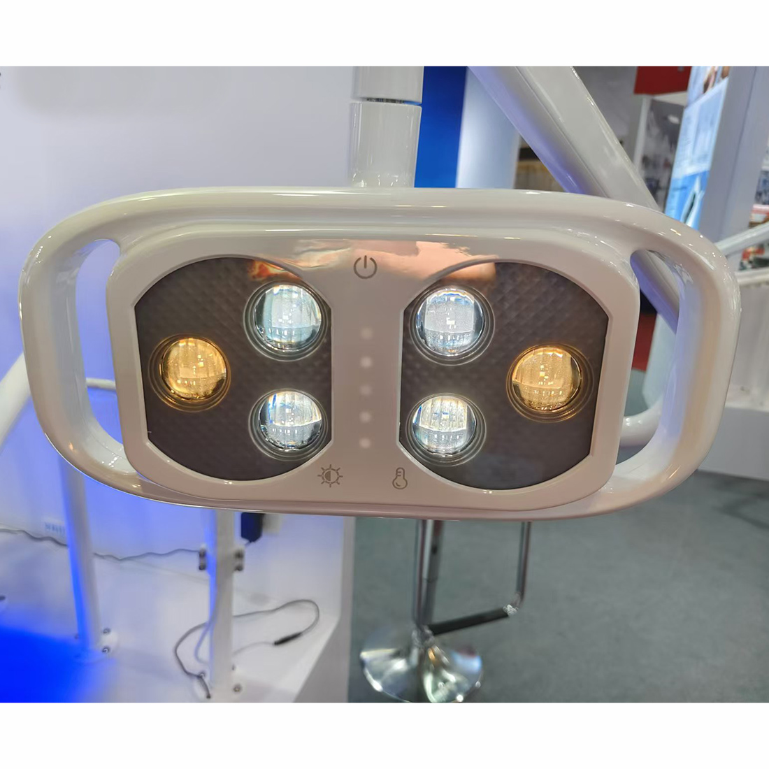 6LED الأسنان مصباح التشغيل عن  - مراجعة Teeth Whitening Light وسعره